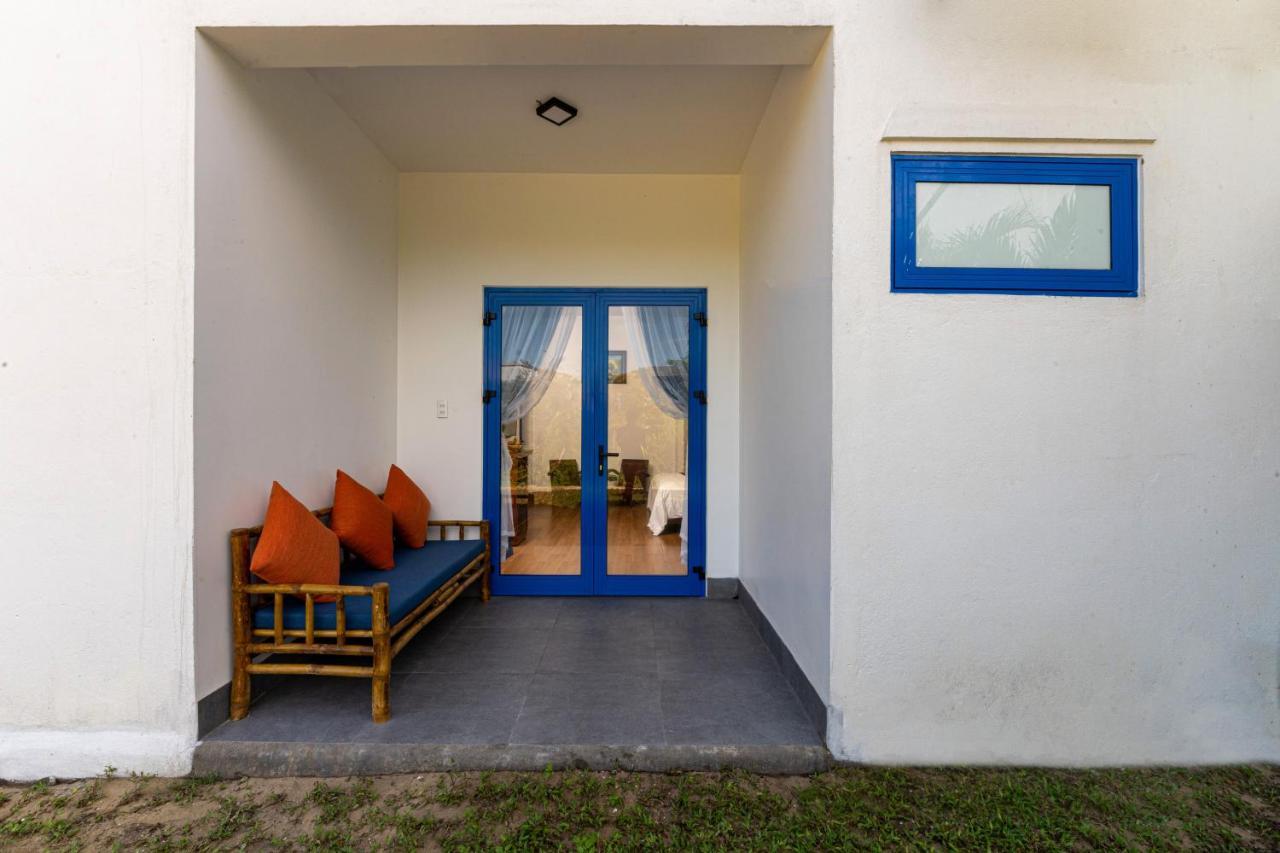 Local Beach Front Villas Tan Thanh Exterior photo